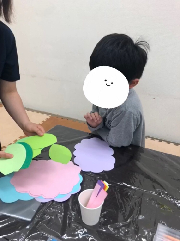 o0750100315123043229 - ♧toiro日吉♧ 2022.05.23【あじさい壁面制作】