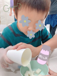 o1652220215149189991 225x300 - ☆toiro相模原第１教室☆『ミルク餅づくり』