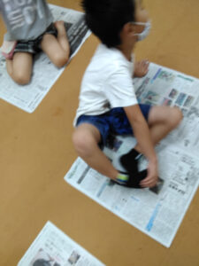 o0810108015158653098 225x300 - 8月1１日＊toiro小田栄＊新聞紙じゃんけん