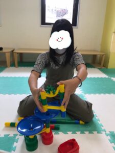 o1080144015177647541 225x300 - 9月19日(月)紙粘土工作◇トイロ青葉台◇