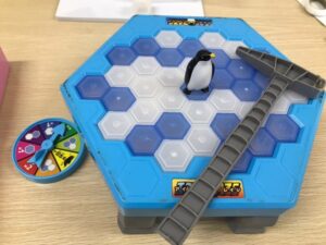 c108c5968ccd5e158a07a3763bafec1b 300x225 - 2月21日(火)　アナログゲーム　☆toiro鳥が丘☆￼