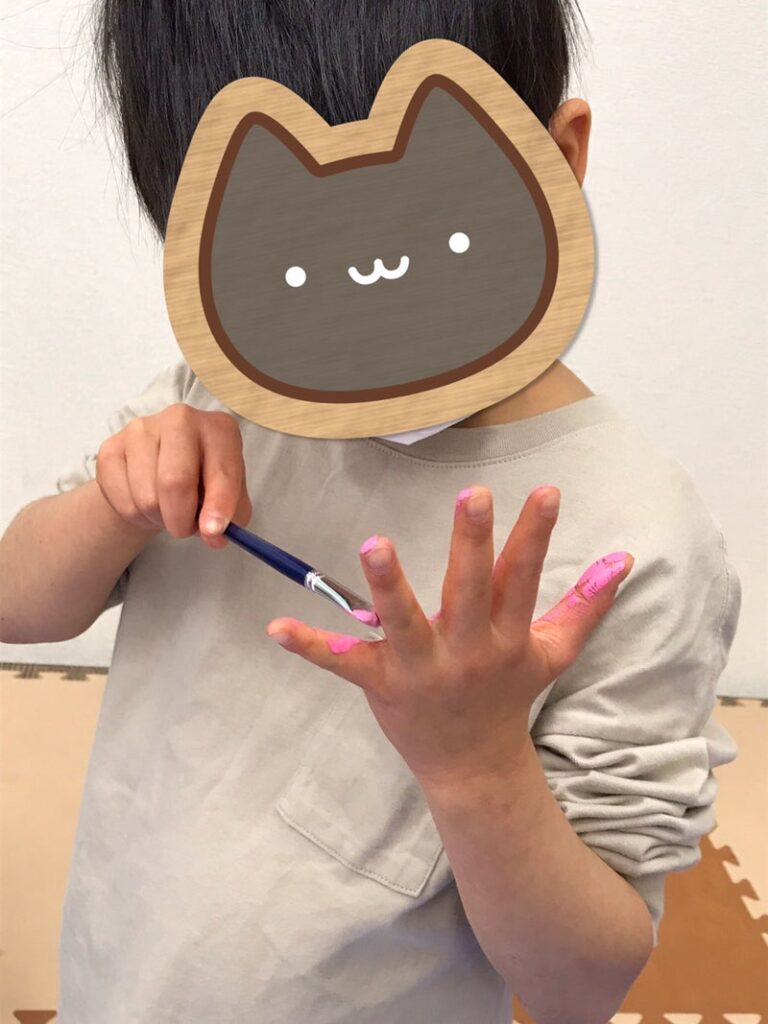 hiyo 768x1024 - ♧toiro日吉♧ 3月30日(木) 桜の木を作ろう(新学期壁面制作)￼