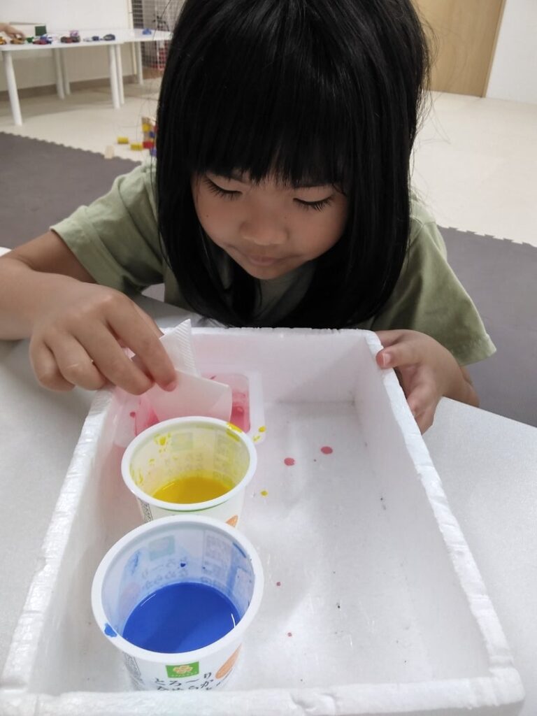 8月7日*toiro小田栄 第2教室 海の壁面作り t 51 768x1024 - 8月7日*toiro小田栄 第2教室 海の壁面作り