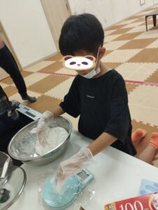 t 231 226x300 - 9月29日　お団子づくり