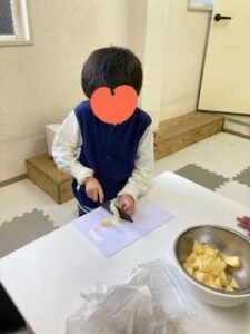 t 250 225x300 - 11月23日（木）toiro伊勢原☆アップルパイを作ろう☆