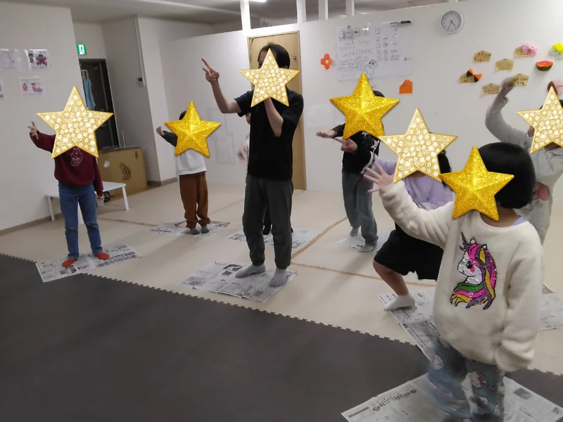 1月14日*toiro小田栄 第2教室 新聞紙じゃんけんゲーム t 10 - 1月14日*toiro小田栄 第2教室 新聞紙じゃんけんゲーム