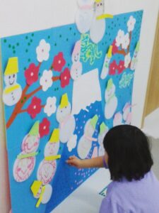 t 155 225x300 - ★toiro宮前平★1月16日☆1月壁面制作☆