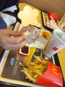 t 229 225x300 - 2月24日 toiro開成　外食へ行こう！