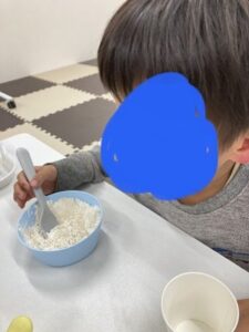 t 251 225x300 - 2月22日　toiroかしわ台②　☆肉まんカップケーキ☆