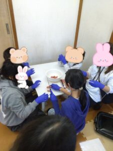 t 65 225x300 - 2月3日 toiroいずみ中央　お弁当を作ってピクニック♪