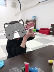 t 116 225x300 - 3月8日長後　粘土で遊ぼう♪
