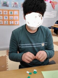 t 159 225x300 - ◎4月15日（月）　toiro東戸塚◎ちぎり絵づくり