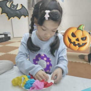 ee7f3fbf68422dab0e59cc746081b716 300x300 - ☆10月23日（水）ハロウィン飾り作り☆