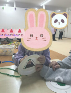 2a75e7373a3c8354de83a2d0941ed552 230x300 - toiro都筑ふれあいの丘★工作イベント【紙皿クリスマスツリー】★