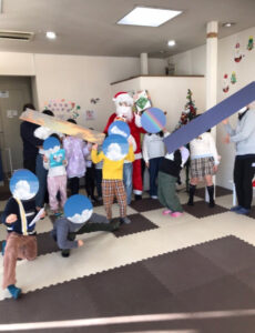 d2a94712edf3eee3ad6eb08e1fad987f 230x300 - 12月22日(日)toiro秦野☆クリスマスパーティー☆