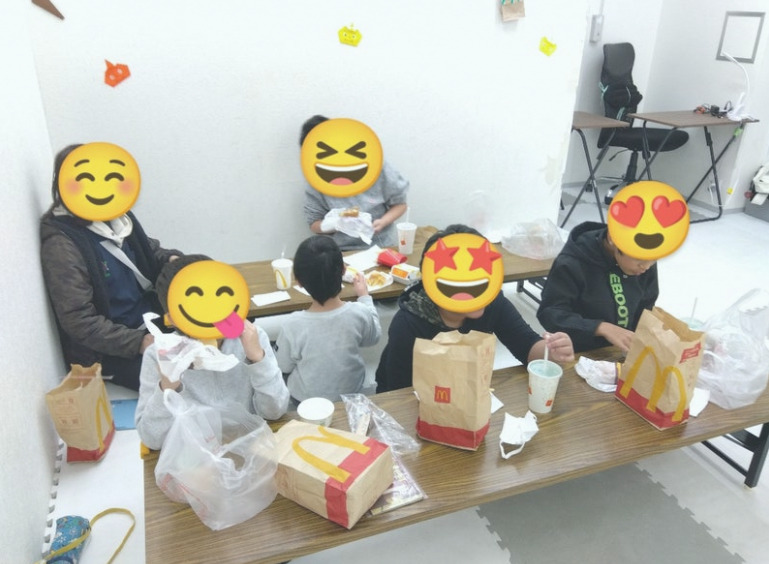 2月9日【toiro開成 第1教室】念願のマクドナルドに行きました! 2244339561b47d81279c49d873c24ec6 - 2月9日【toiro開成 第1教室】念願のマクドナルドに行きました!