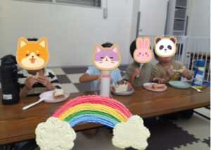 c04db734f46db07533b0ab47cc756b4b 300x213 - 9月14日　開成第２教室　フルーツサンドを作りました！