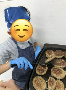 d4d92c719bdfd730b11277585cfa677b 223x300 - ハンバーガーづくり☆toiro仲町台☆