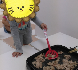 8a04f058a7773aa723b7616781f776db 332x300 - 5月14日☆toiro小田原☆みんなで焼きそばを作ったよ！！