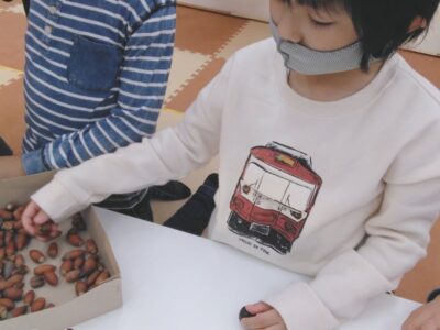 0a362427dd641796e688387cb7f0d155 2 400x300 - ☆11月18日toiro天王町☆【松ぼっくり&どんぐり工作】￼