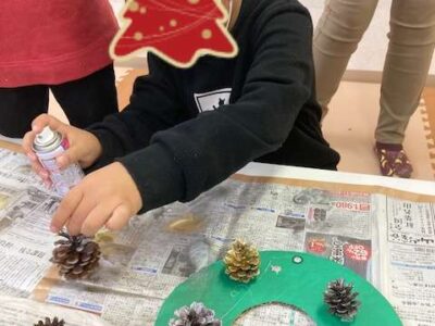 6c769e185f980e16fd9f669bae7c4628 2 400x300 - １２月　13日(火)　　 ☆　toiro伊勢原　☆　　クリスマスリースを作ろう￼