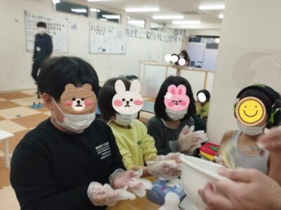 0e4064af5b6293717bd5306a55701b2d 2 400x300 - 1月13日 ☆toiro鶴見☆　サーターアンダギーづくり￼