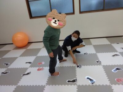 12月21日☆toiro向ヶ丘遊園☆ 足形踏みで遊ぼう! db1ab4d8596f931a7fa333a0990f95d6 1 400x300 - 12月21日☆toiro向ヶ丘遊園☆ 足形踏みで遊ぼう!