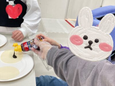 sagami 3 400x300 - 2023.03.14 toiro相模原第1教室『おやつ作り マシュマロピザ』￼