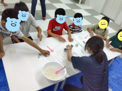 toiro二宮 8月9日(水)寒天遊び t 79 400x300 - toiro二宮 8月9日(水)寒天遊び