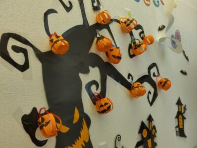 t 60 400x300 - ☆10月3日(火)toiro桜ヶ丘　ハロウィン壁面制作