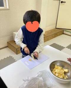 t 250 240x300 - 11月23日（木）toiro伊勢原☆アップルパイを作ろう☆