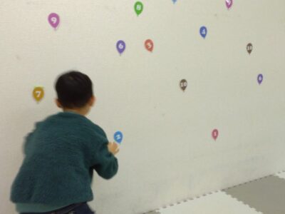 2/23 toiro溝の口 第一教室【数字タッチゲーム】 t 221 400x300 - 2/23 toiro溝の口 第一教室【数字タッチゲーム】