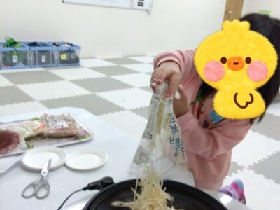 3月10日(日) toiro溝の口第一教室『やきそばパン作り』 t 106 400x300 - 3月10日(日) toiro溝の口第一教室『やきそばパン作り』