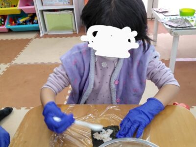 t 107 400x300 - ◎3月2日（土）　toiro東戸塚◎お花巻き寿司作り