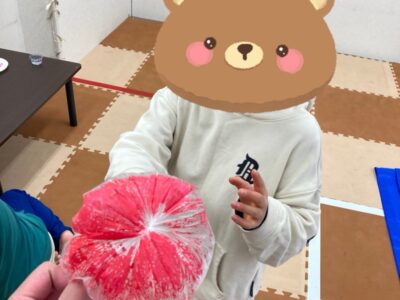 ♧toiro日吉♧ 3月21日(木)【桜の壁面製作】 t 216 400x300 - ♧toiro日吉♧ 3月21日(木)【桜の壁面製作】