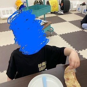 t 196 300x300 - 2024年4月27日(土)　toiroかしわ台②　★生クリームたっぷりロールケーキ作り★