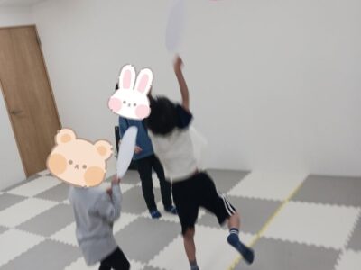 ☆toiro長後☆4月23日 <風船バトミントン> t 26 400x300 - ☆toiro長後☆4月23日 <風船バトミントン>