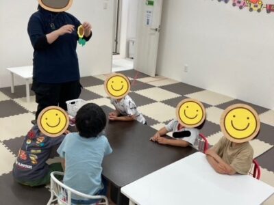 t 27 400x300 - 2024年6月14日　toiroかしわ台②　☆壁面制作☆￼