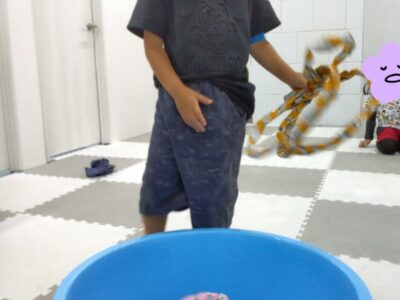 t 83 400x300 - toiro二宮　７月１１日（木）新聞遊び