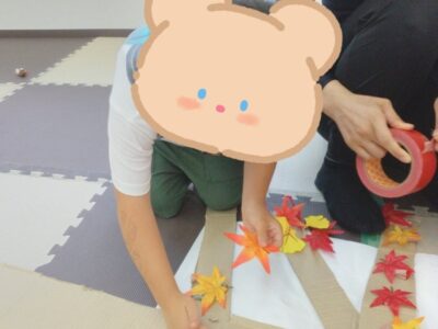 t 61 400x300 - toiro向ヶ丘遊園　10月2日(水) 紅葉壁面制作