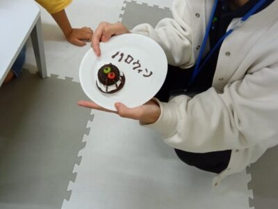 t 65 400x300 - 10/4 toiro溝の口 第1教室 「ハロウィンケーキづくり」