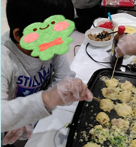 ♪10月26日 toiro鴨居 たこ焼きを作ろう♪ 1a42f5bab5bbb8b6702003cb1ec9a5fa 277x300 - ♪10月26日 toiro鴨居 たこ焼きを作ろう♪