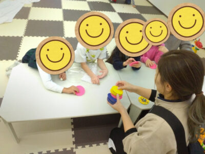 d134d357ee3ed9fe26948175f74fa4d8 400x300 - 12月11日(水)toiro向ヶ丘遊園 「クリスマスツリー壁面作り」