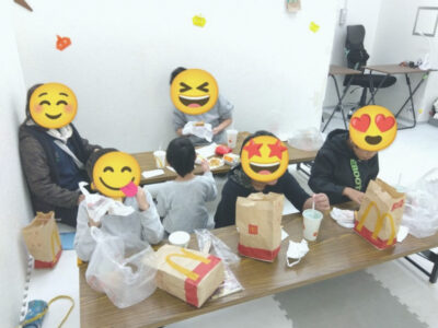 2月9日【toiro開成 第1教室】念願のマクドナルドに行きました! 2244339561b47d81279c49d873c24ec6 400x300 - 2月9日【toiro開成 第1教室】念願のマクドナルドに行きました!