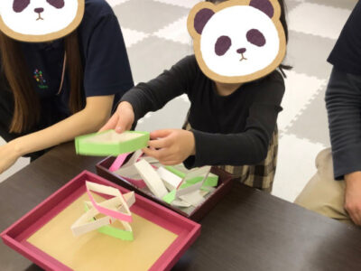 3月10日(月) toiro桜ヶ丘第1教室♪「避難訓練&ひしもち積みゲーム」 a57d7bd19944734f1b68779d738a988c 400x300 - 3月10日(月) toiro桜ヶ丘第1教室♪「避難訓練&ひしもち積みゲーム」