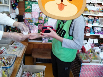 toiro湘南台教室 3月20日(木)☆駄菓子屋さんに行こう☆ b339d4b3e95345009aa7f6cbb2b08482 400x300 - toiro湘南台教室 3月20日(木)☆駄菓子屋さんに行こう☆