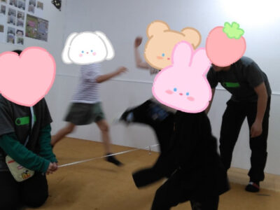 ec96a24514f6b5a49092fec089d1a3be 400x300 - 6月12日＊toiro小田栄　第１教室　ゴムひもくぐり