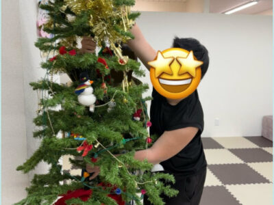 6c6416ba357d69635df28d20dad1e98e 400x300 - ◎ 12月4日（木）トイロ東戸塚◎クリスマスツリーの飾り付け
