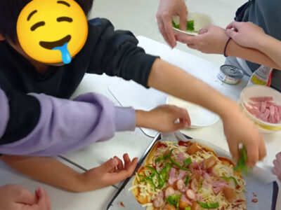 a956d7a61fa3180ca86609969dcf0126 400x300 - 2026年1月２１日(水)トイロ柿生『餃子の皮でピザ作り』