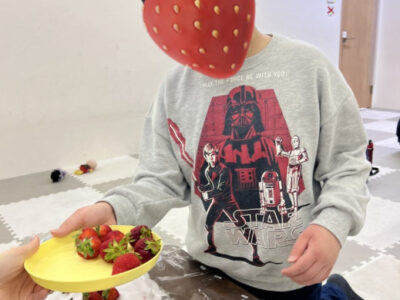 3月27日(金)♡ トイロ桜ヶ丘第1教室♡ 『いちごパーティー』 3f36f84a2cd8b4253f66ae97a7bc5903 400x300 - 3月27日(金)♡ トイロ桜ヶ丘第1教室♡ 『いちごパーティー』